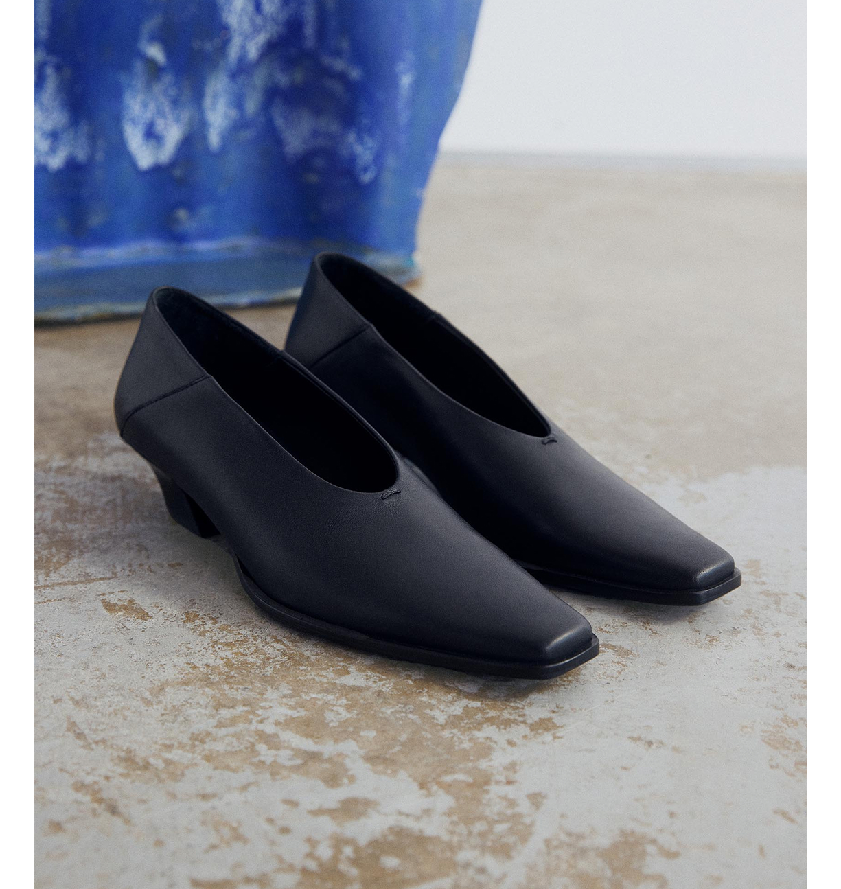 Soria Black
