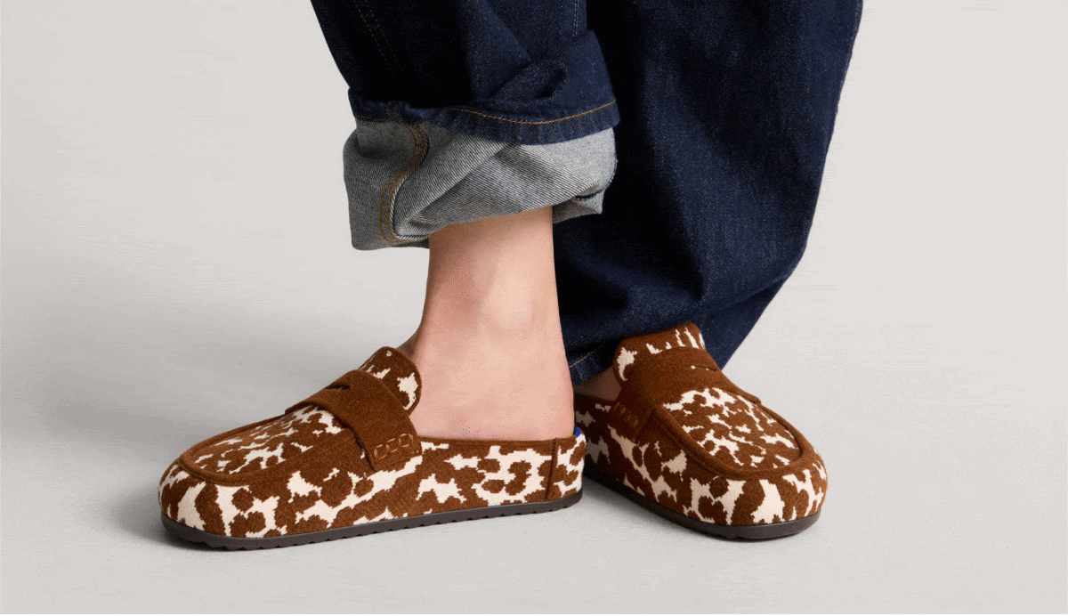 SHOP CLOGS