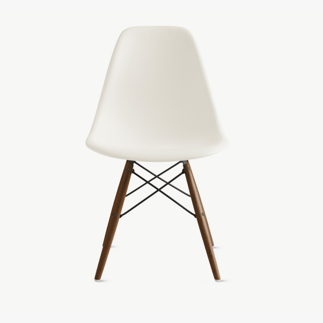 Eames Molded Plastic Side Chair 
