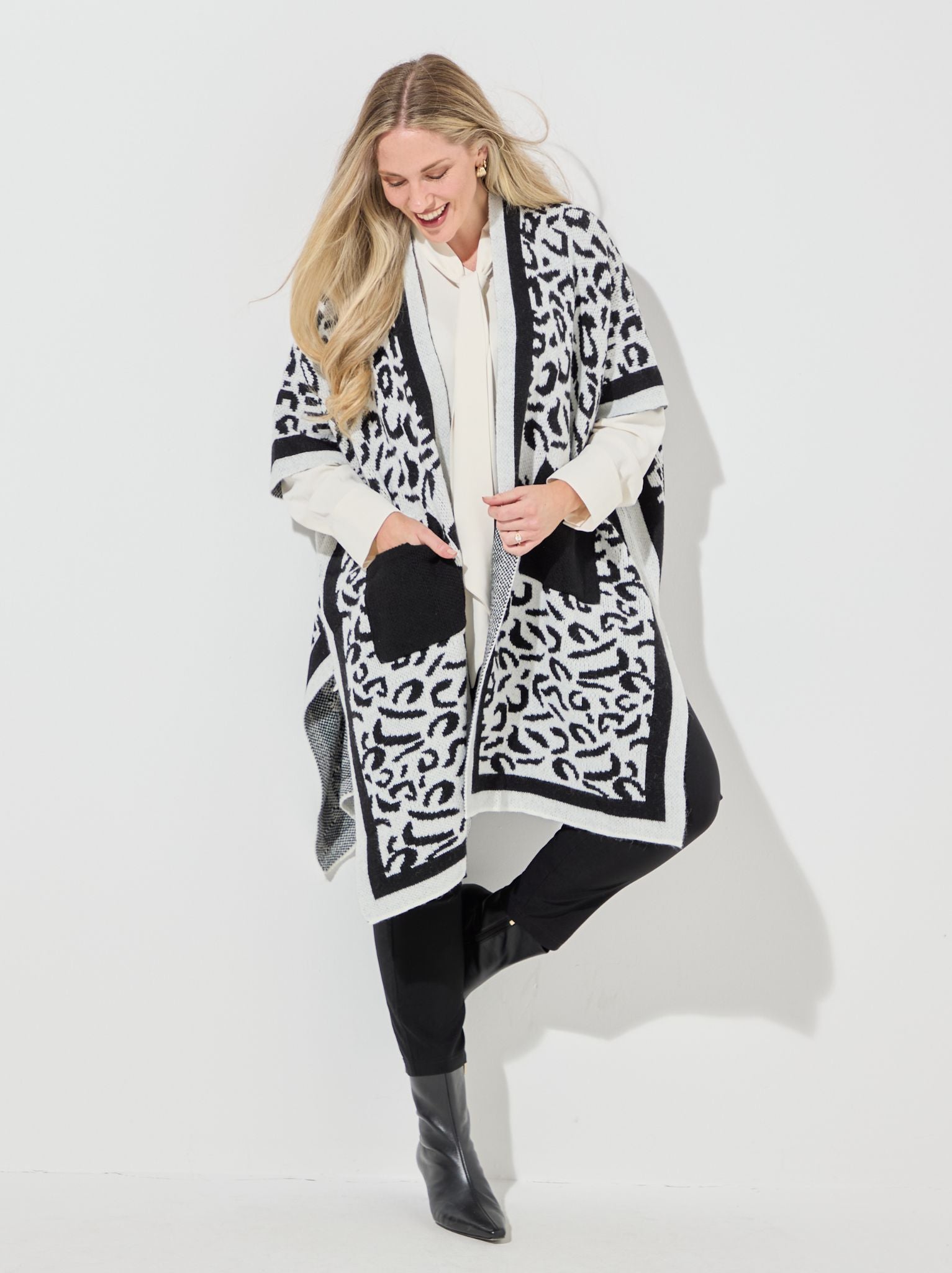 Image of Athena Knitted Poncho - Leopard