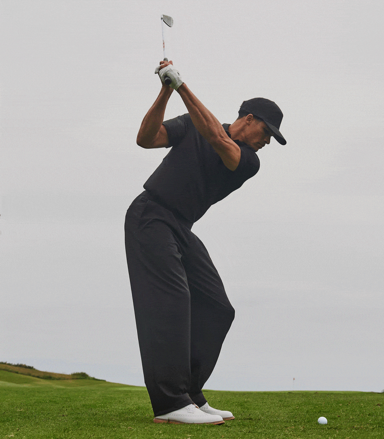 The Daydrift&trade; Trouser keeps your fit easy and your swing fluid.