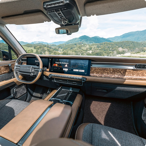 Scout Traveler Mountainside interior with scenic mountain view.