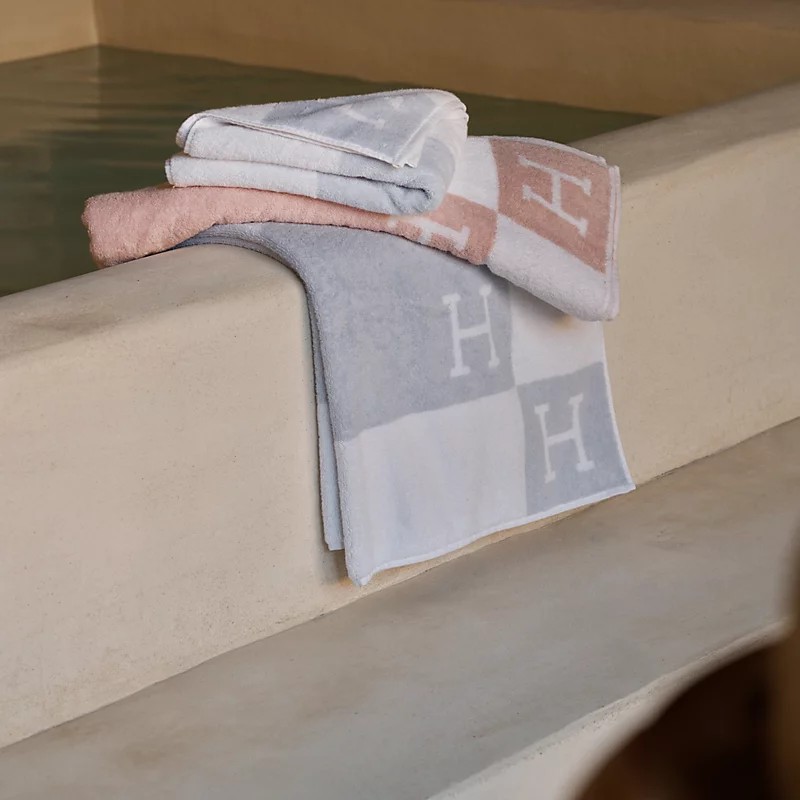 Image of the Avalon towel